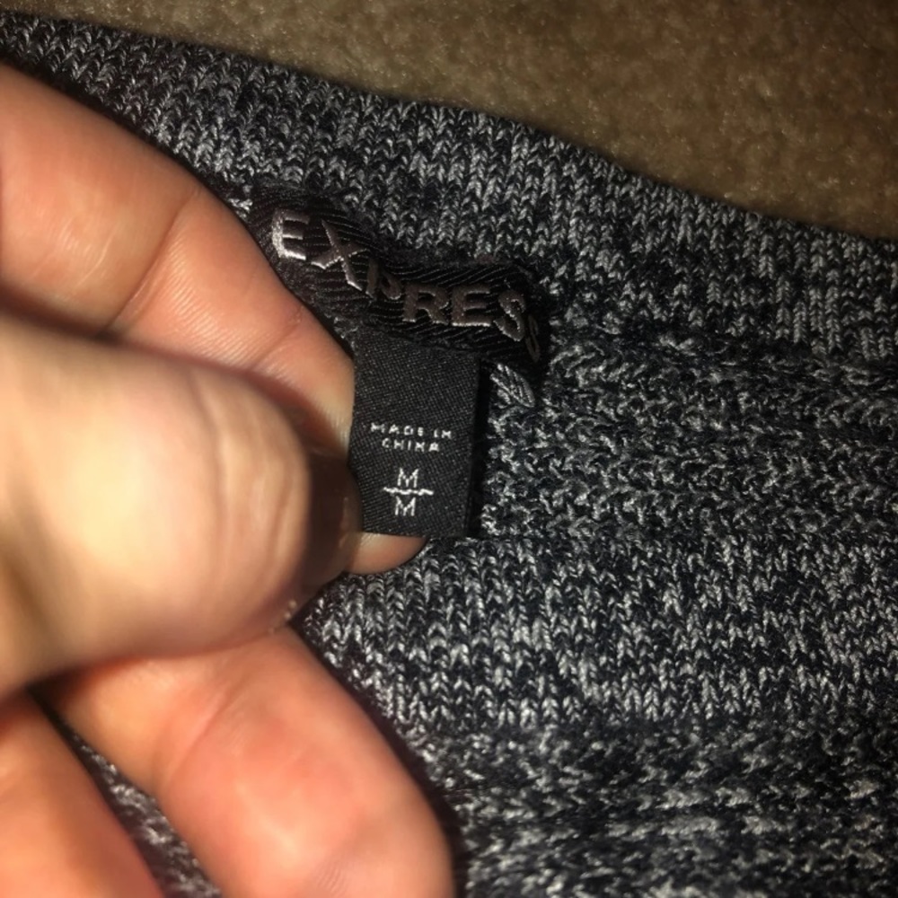 3 express sweaters - Picture 4 of 4